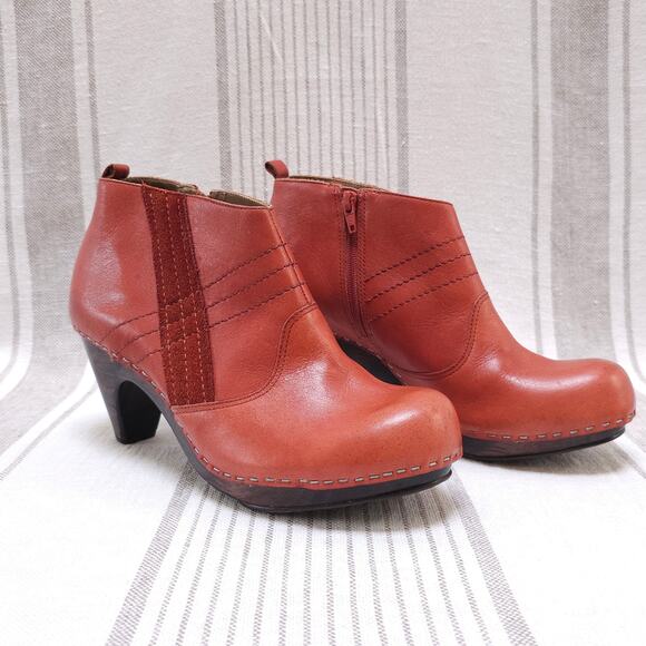 Anthropologie Tan Leather Clogs - Picture 7 of 15